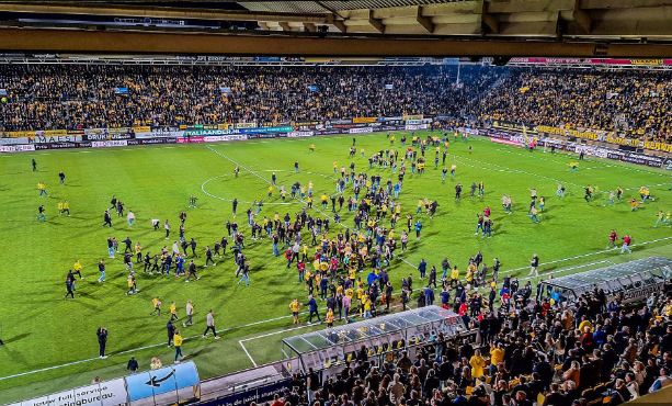 Roda JC Supporters Storm Pitch in Eredivisie Mix-up
